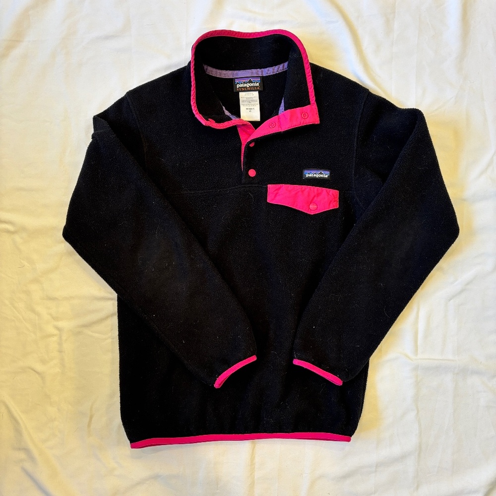 Patagonia Synchilla Snap-T Fleece – Women’s XS‎ Black w/ Pink Trim